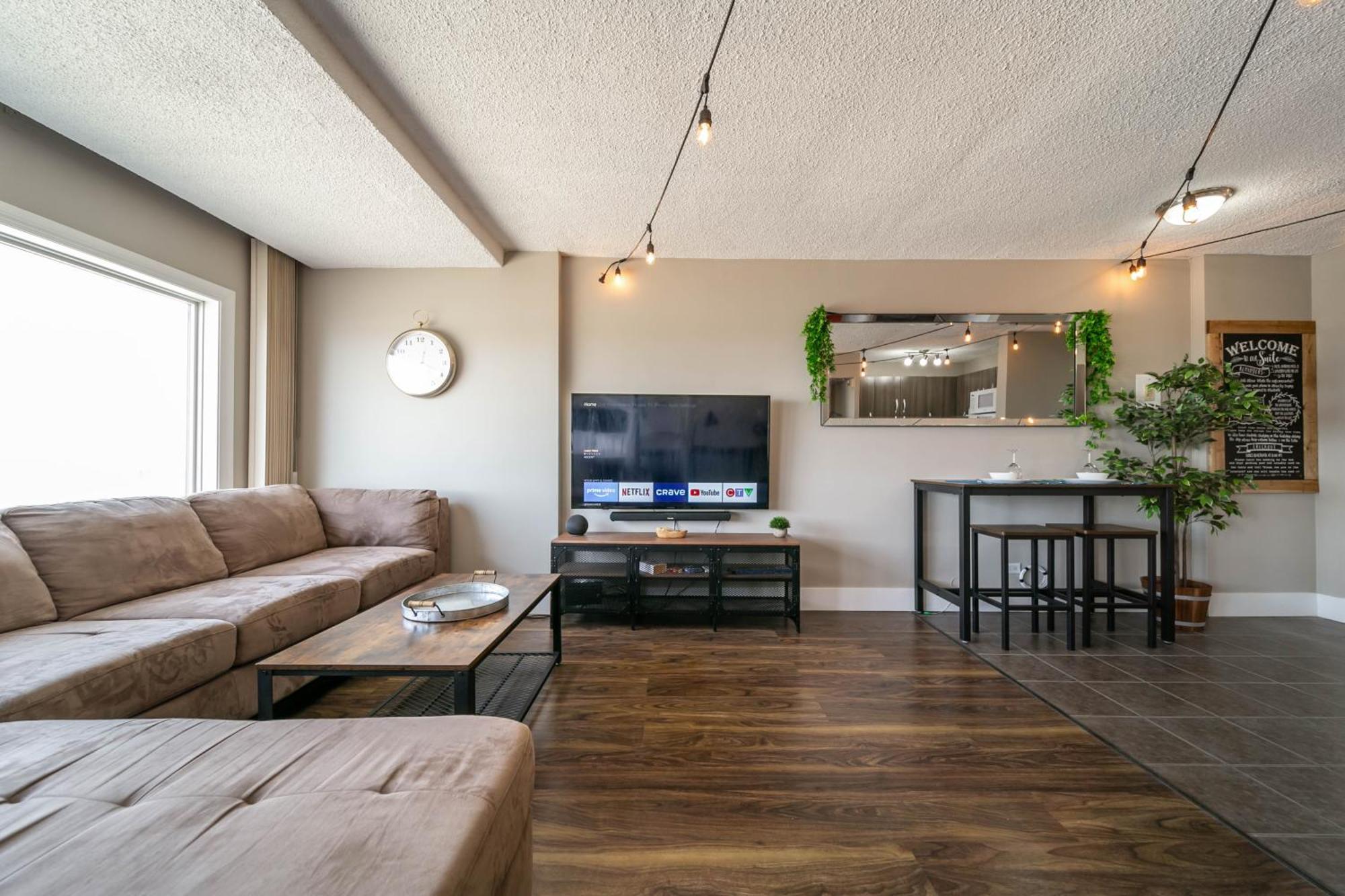 Apartamento Rustic & Rogers Place, Free Parking! Edmonton Exterior foto